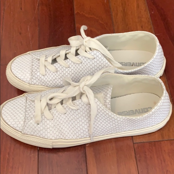 White Converse Size 9 - Picture 2 of 3